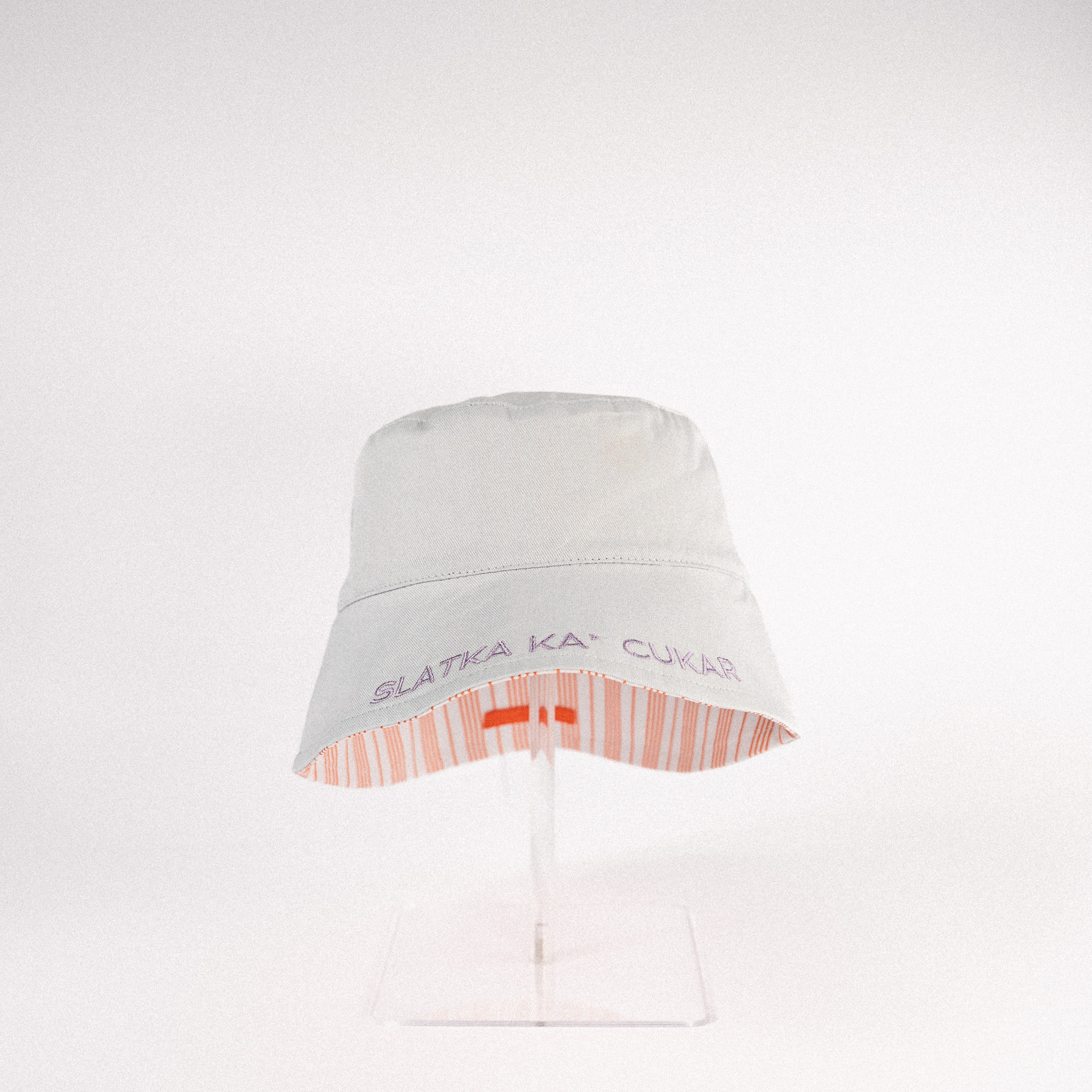 (A)MORE / SLATKA KA’ CUKAR • Dvostrani pamučni bucket šešir