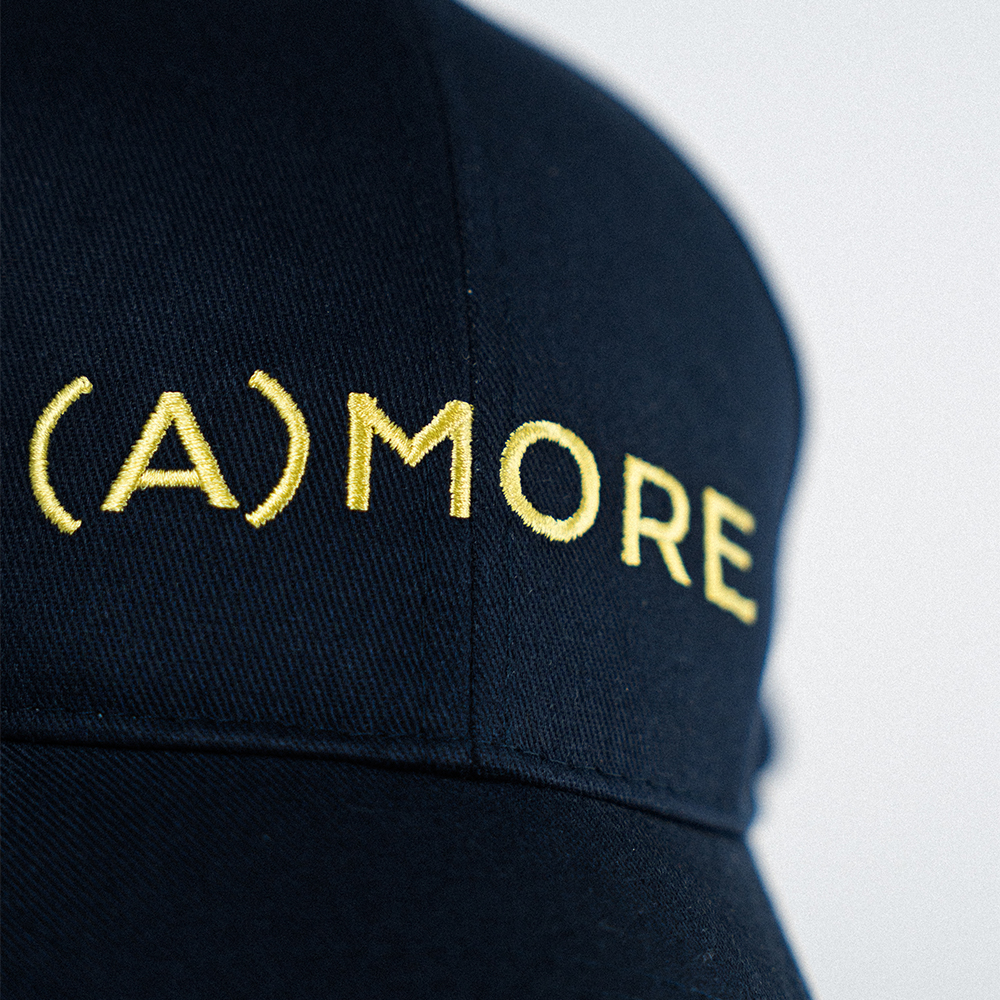 (A)MORE / LAGANO • Klasični Kačket