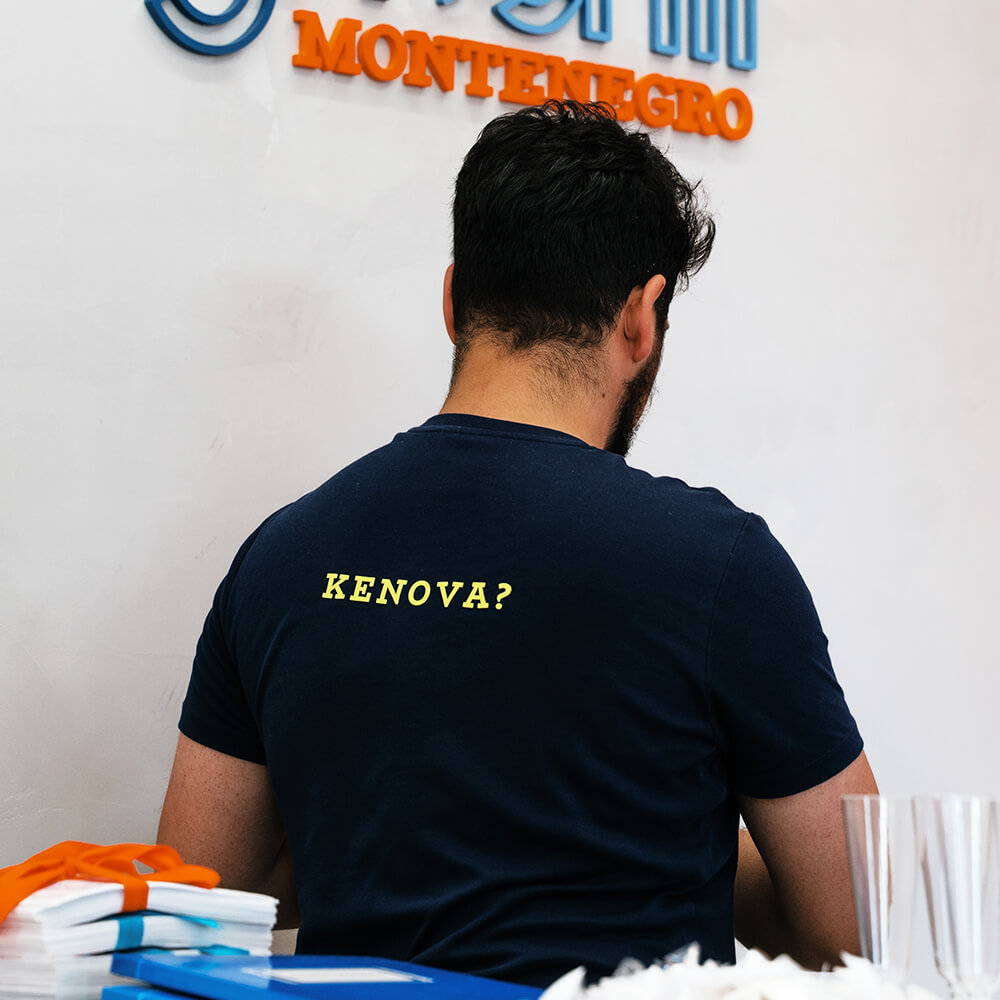 KENOVA? / SAMO LAGANO • Muška Klasična Majica